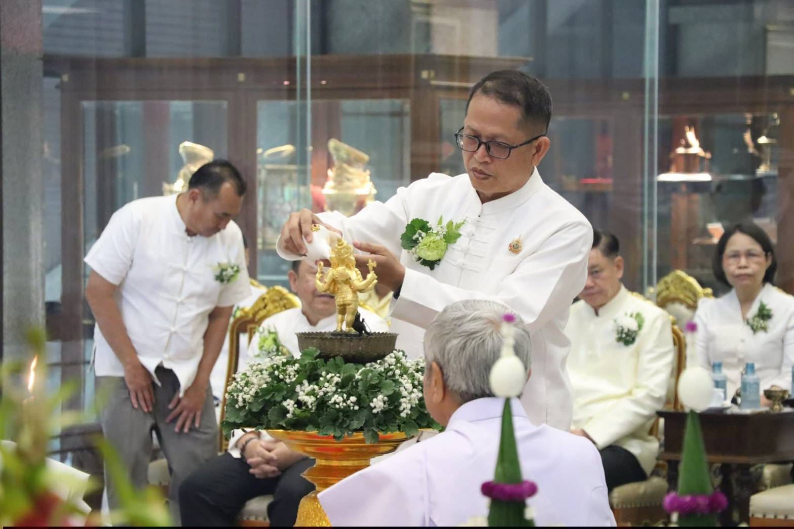 title - ศูนย์ส่งเสริมและพัฒนาอาชีพเสริมนอกภาคการเกษตร โดย สำนักงานการปฏิรูปที่ดินเพื่อเกษตรกรรม จัดโครงการพัฒนาบุคลากรเพื่อเพิ่มประสิทธิภาพการดำเนินงานด้านศิลปหัตถกรรม กิจกรรมไหว้ครูช่าง ณ ชั้น 2 อาคารพระมิ่งขวัญ ศูนย์ส่งเสริมและพัฒนาอาชีพเสริมนอกภาคการเกษตร (ศูนย์ศิลปาชีพบางไทรฯ (เดิม))
